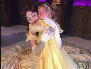 Mum creates a bucket list for her daughter who will soon be blind