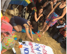 English women show solidarity against ‘burkini ban’ by protesting in London outside the French embassy