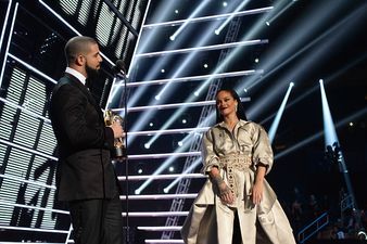 This VMAs moment between Rihanna and Drake is SO awkward