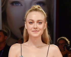 Dakota Fanning wore a mermaid inspired dress and it is divine