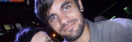 This man’s reaction to hearing racists converse in a café is winning the internet