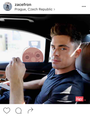 Zac Efron’s Instagrams are 40% less sexy when you add a slice of Billy roll