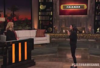 Watch Lisa Kudrow and Courtney Cox nail this Friends quiz