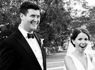 Tom Hanks photobombed this couple’s wedding and the results are incredible