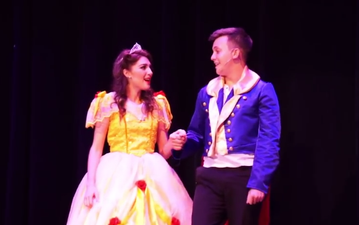 This elaborate ‘Beauty and the Beast’ proposal is so special