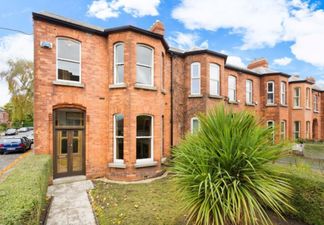 If you win tonight’s Euro Millions you should buy this house