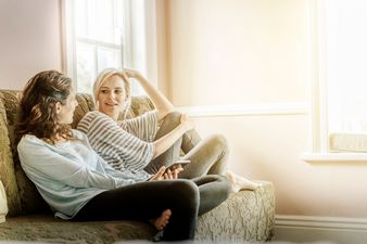 Here’s how to pretend you’re listening to someone when you’re really, really not