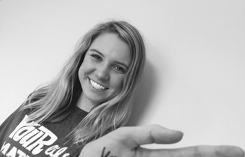 This girl accidentally sent a hilarious email to her lecturer after getting her wisdom teeth out