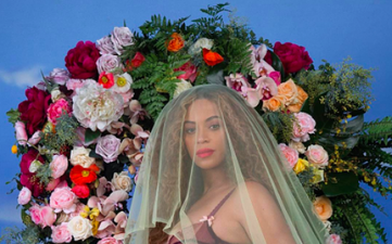 Beyoncé has just announced she’s pregnant WITH TWINS