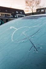 Psychologists says this is how both people in a relationship stay happy