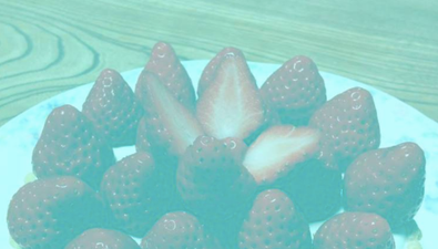 This picture of strawberries is confusing everyone online