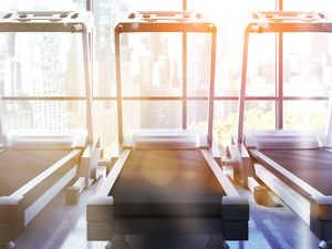 Female bodybuilder receives major backlash after body shaming woman at the gym