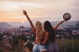 10 things you can do to reconnect with your busy bestie this summer