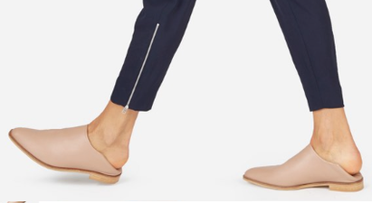 This new way of wearing shoes has us completely stumped