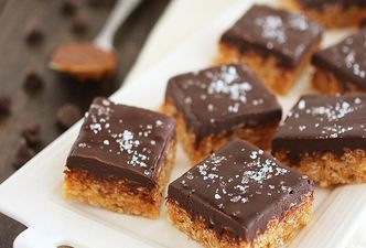 These salted caramel Rice Krispie treats are EVERYTHING