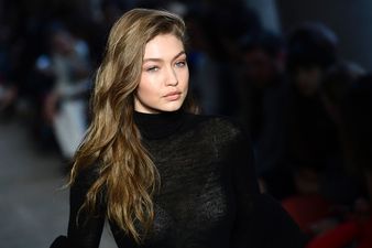 This model looks exactly like Gigi Hadid and we can’t cope