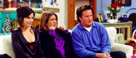 Jennifer Aniston description of a modern-day Friends episode is very depressing