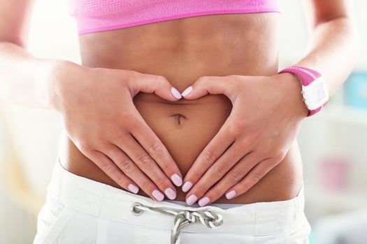 This drink will reduce your tummy bloat in no time