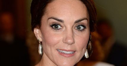 Kate Middleton has left for Pippa’s wedding… and she’s pretty in peach