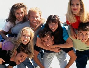 Now that Twin Peaks has returned to the telly, can we bring back 90210?