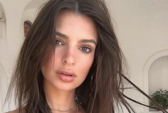 Emily Ratajkowski’s been spotted in this €40 Zara dress