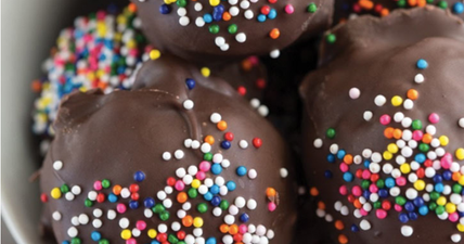 These no-bake Nutella truffles are PERFECT for a Saturday night treat