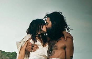 Tommy Hilfiger’s daughter got married in a stunning boho dress