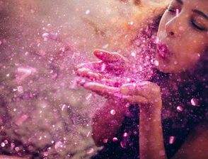 This super simple trick for cleaning up glitter is actually GENIUS