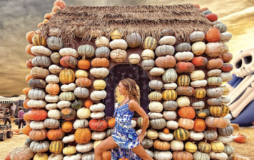 This woman lifts weights using her vagina and the pictures are insane