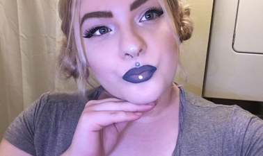 This waitress was left a makeup shaming ‘tip’…but had a flawless reply