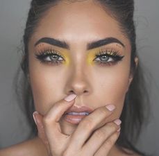 Inner eye strobing is the latest trend and we are obsessed