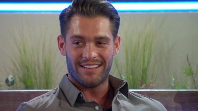 Love Island’s Jonny lashes out at fans by calling them ‘disillusioned idiots’