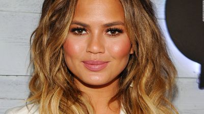 This is exactly what it takes to prep Chrissy Teigen for an event