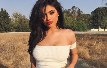 Fans think Kylie Jenner is shooting a gender reveal because of this photo