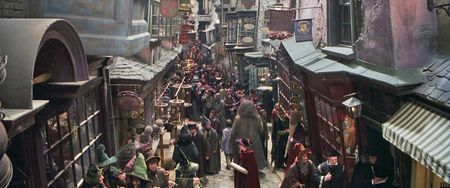 This family turned their driveway into Diagon Alley and it’s just magical