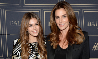 Cindy Crawford’s daughter is her identical twin in her yearbook photo