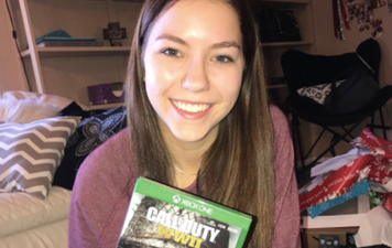 People can’t deal with this girl’s ‘rules’ for her fella playing a video game