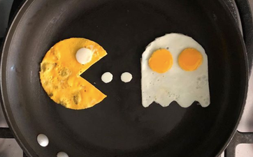 Fried egg art is a thing and we are seriously impressed