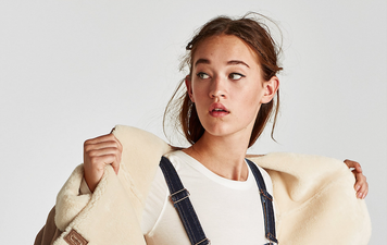 This cosy Zara jacket looks vintage and for €30 – we are SOLD