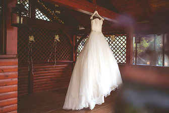 Woman posts gas ad for wedding dress after ‘miserable marriage’