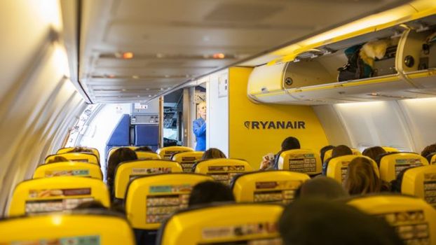Ryanair flight forced to turn back to airport after 15 minutes over row between passengers