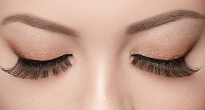 Woman’s ‘gross’ allergic reaction to eyelash extensions left eyes swollen