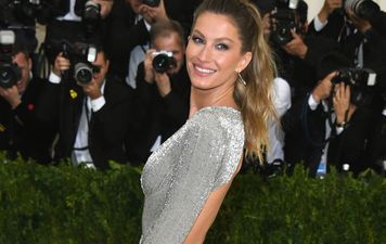 Gisele is the first supermodel to do a makeup free Vogue cover and she looks class