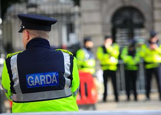 Gardaí will now fine women who are caught applying makeup in the car