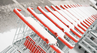 What supermarkets are open during Storm Emma and when will they close?