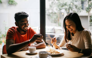 Should you open up about your ex on a first date?