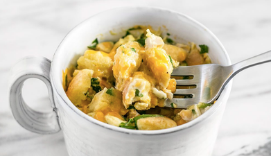 This 5-minute breakfast mug is the tasty Sunday treat we all need