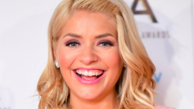Holly Willoughby is wearing a €170 top today and we’re not into it