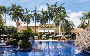 Avo-cocktails and… body wraps? This resort is entirely based around avocados