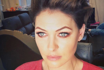 We absolutely adore the €50 Zara pants worn by Emma Willis this week